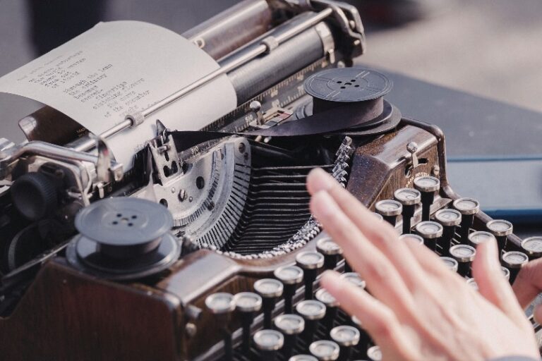 Máquina de escribir antigua